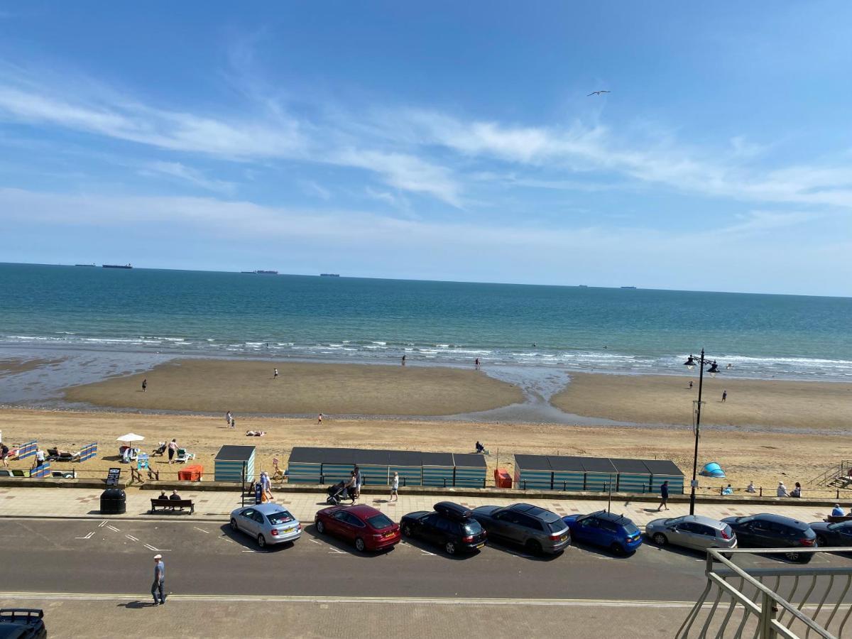 Regent Court - Seafront, Sandown --- Car Ferry Optional Extra 92 Pounds Return From Southampton Exterior foto