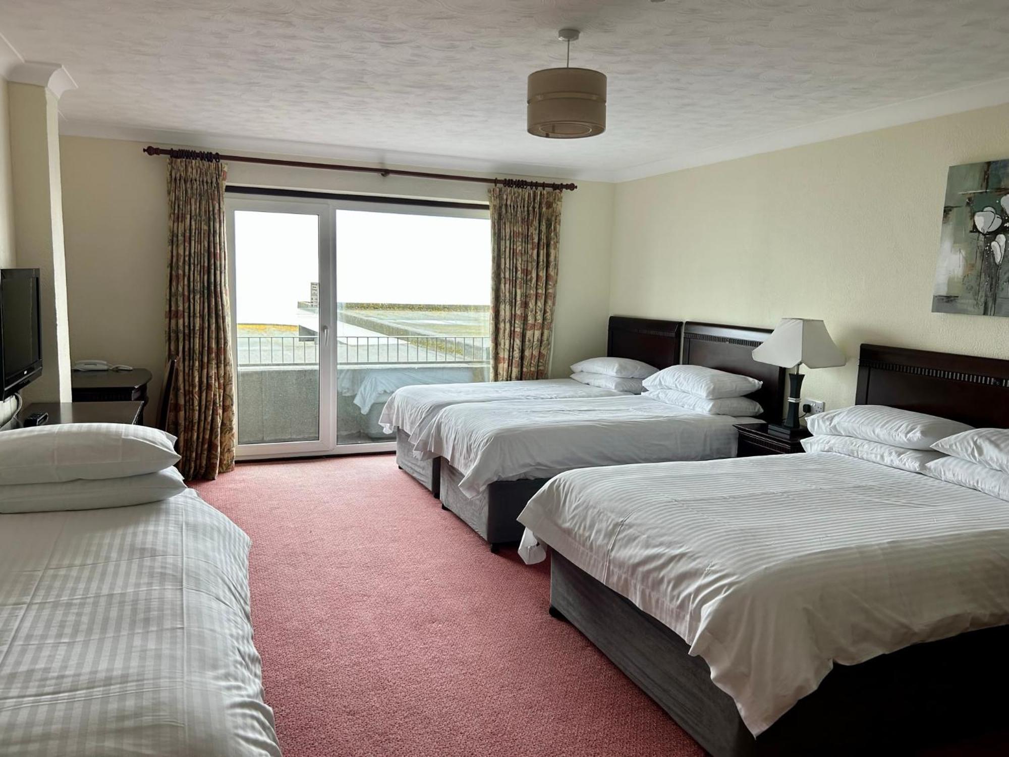 Regent Court - Seafront, Sandown - Free Car Ferry For Bookings Of 3 Or More Nights, Subject To Availability Habitación foto