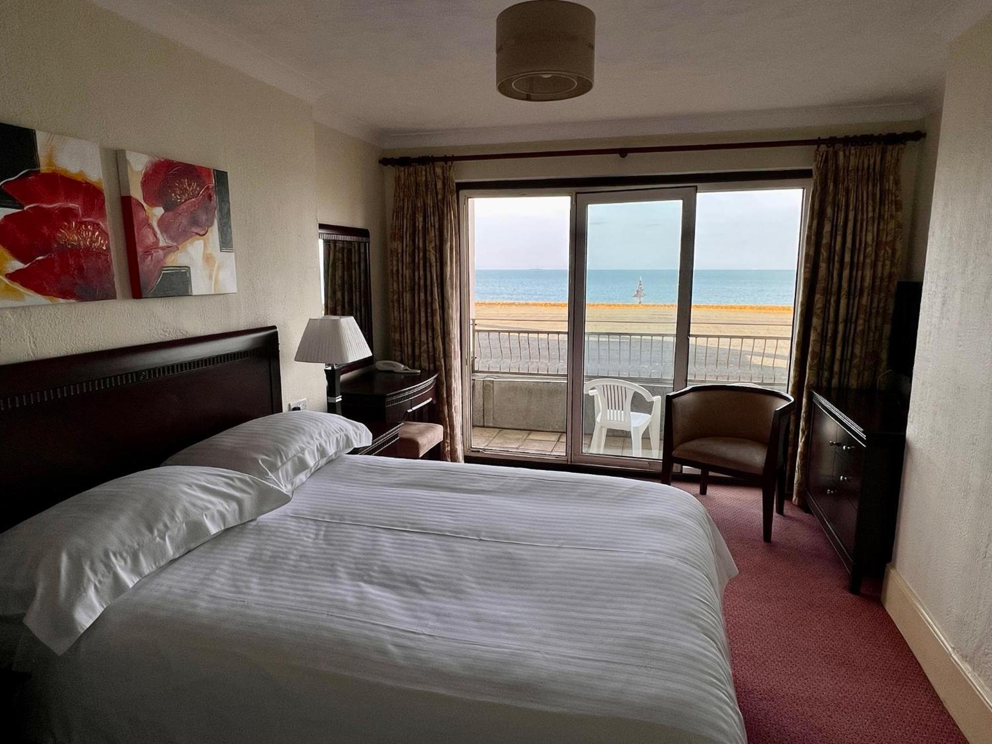 Regent Court - Seafront, Sandown - Free Car Ferry For Bookings Of 3 Or More Nights, Subject To Availability Habitación foto