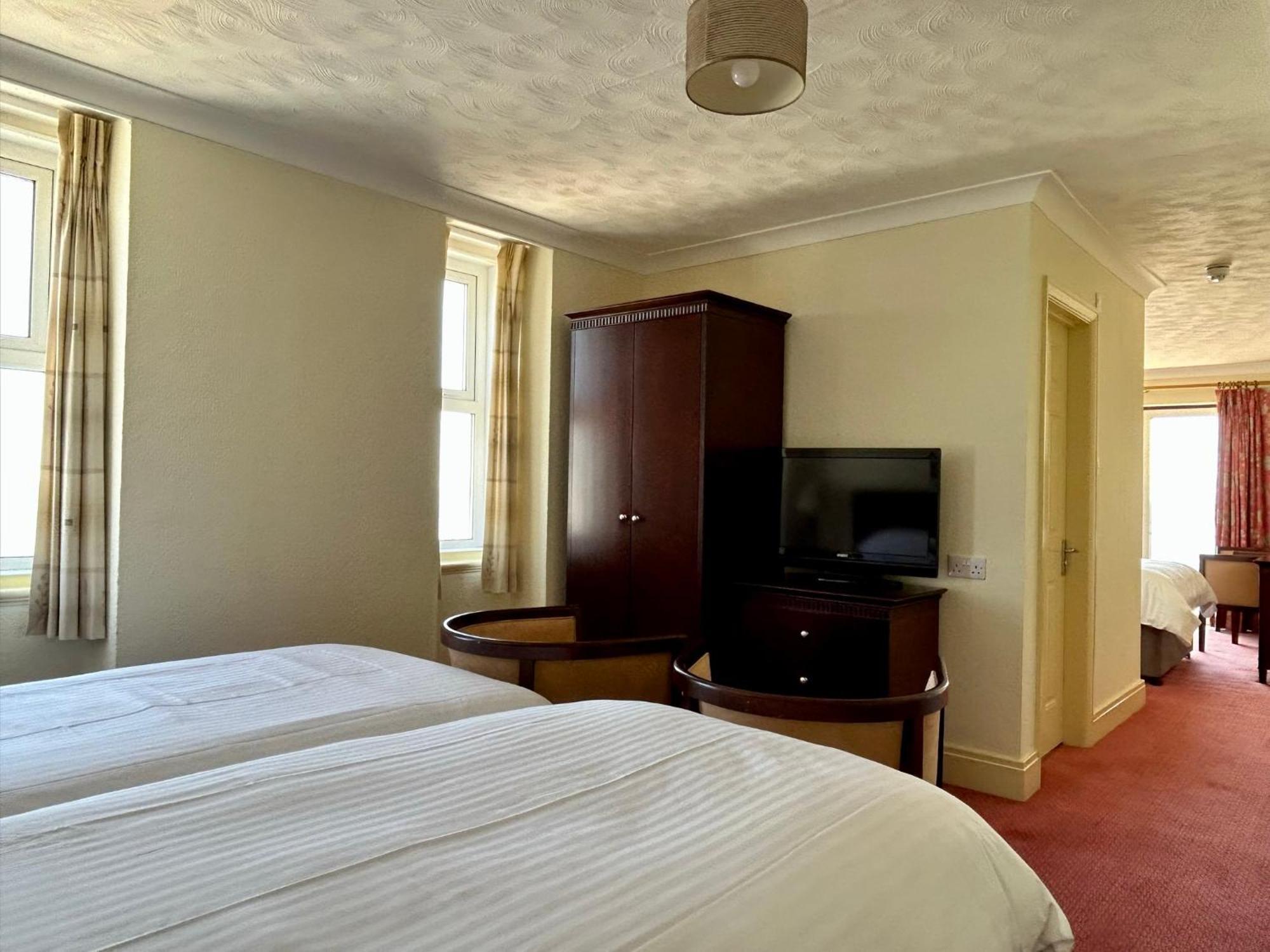 Regent Court - Seafront, Sandown - Free Car Ferry For Bookings Of 3 Or More Nights, Subject To Availability Habitación foto