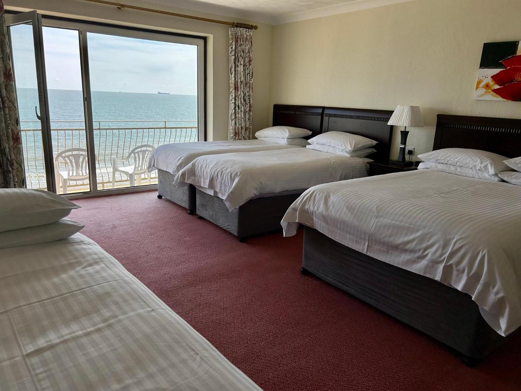 Regent Court - Seafront, Sandown - Free Car Ferry For Bookings Of 3 Or More Nights, Subject To Availability Habitación foto