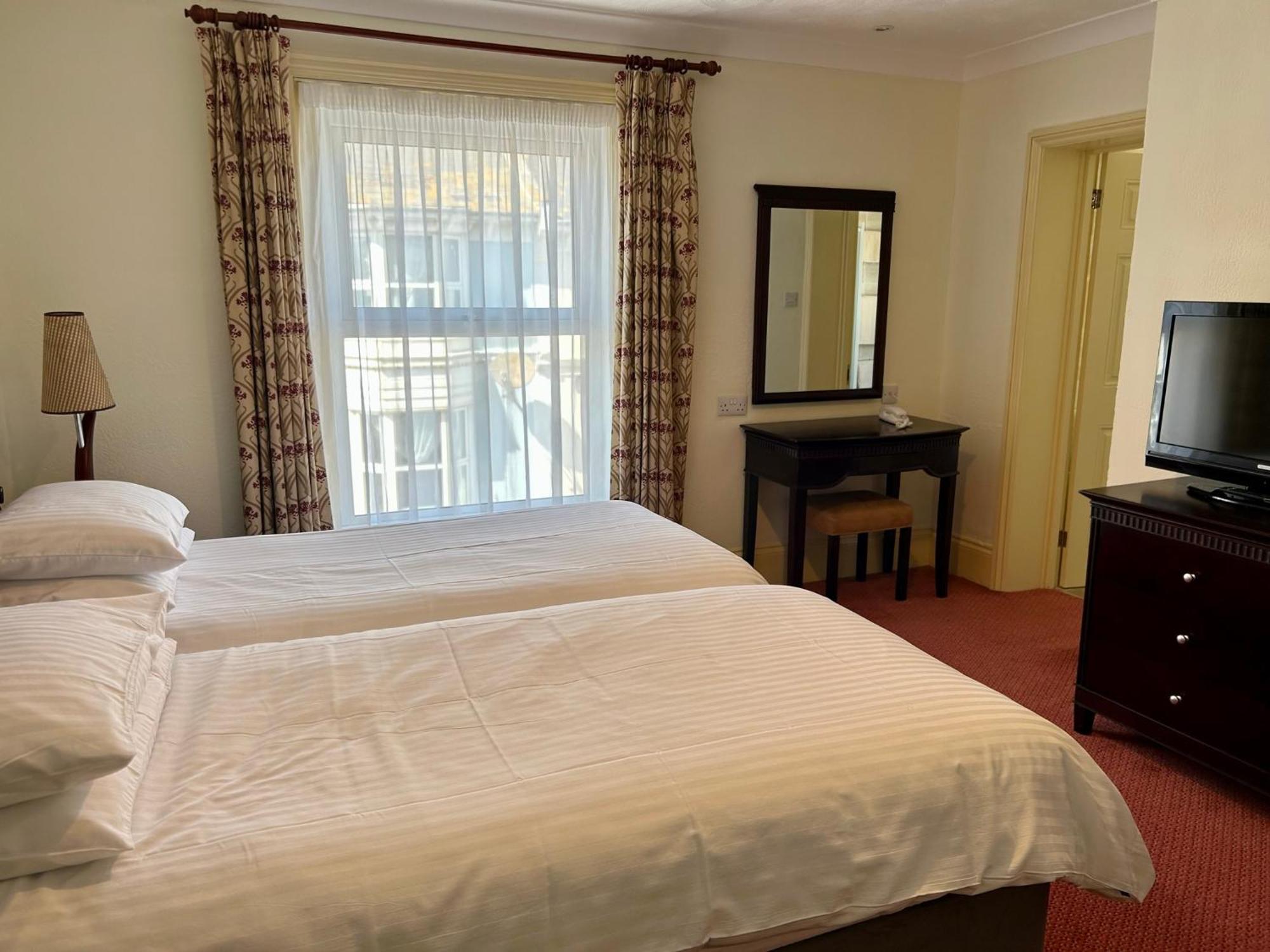 Regent Court - Seafront, Sandown - Free Car Ferry For Bookings Of 3 Or More Nights, Subject To Availability Habitación foto